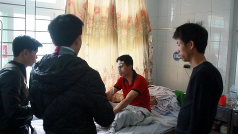 Sập giàn giáo công trình bến xe ở Nghệ An, 10 người bị thương - Ảnh 3. Sập giàn giáo công trình bến xe ở Nghệ An, 10 người bị thương - Ảnh 3.
