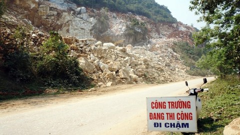 Sập mỏ đá ở Nghệ An, 1 người chết, 2 người bị thương - Ảnh 1. Sập mỏ đá ở Nghệ An, 1 người chết, 2 người bị thương - Ảnh 1.