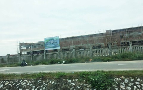 Sập giàn giáo công trình bến xe ở Nghệ An, 10 người bị thương - Ảnh 1. Sập giàn giáo công trình bến xe ở Nghệ An, 10 người bị thương - Ảnh 1.
