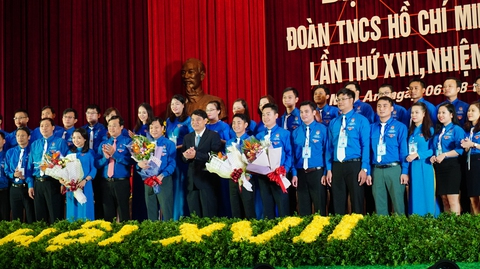 Anh Phạm Tuấn Vinh tái đắc cử bí thư Tỉnh Đoàn Nghệ An - Ảnh 1. Anh Phạm Tuấn Vinh tái đắc cử bí thư Tỉnh Đoàn Nghệ An - Ảnh 1.