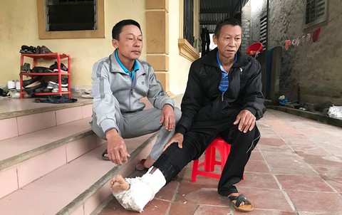 Khởi tố, bắt người con đánh cha nhập viện - Ảnh 1. Khởi tố, bắt người con đánh cha nhập viện - Ảnh 1.