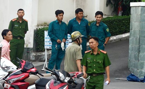 Xác định hai nhóm hỗn chiến từ tiệm game đến bệnh viện - Ảnh 2. Xác định hai nhóm hỗn chiến từ tiệm game đến bệnh viện - Ảnh 2.