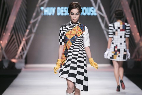 Ngô Thanh Vân đưa thời trang Cô Ba Sài Gòn lên sàn catwalk - Ảnh 6. Ngô Thanh Vân đưa thời trang Cô Ba Sài Gòn lên sàn catwalk - Ảnh 6.