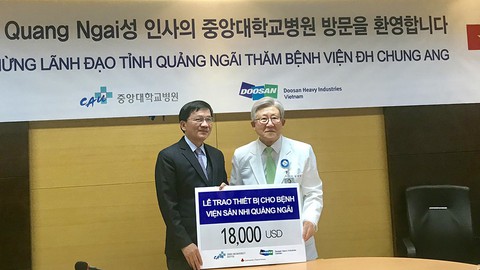 Bệnh viện đại học Hàn Quốc tặng thiết bị y khoa cho Quảng Ngãi - Ảnh 1. Bệnh viện đại học Hàn Quốc tặng thiết bị y khoa cho Quảng Ngãi - Ảnh 1.
