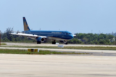 Vietnam Airlines hủy 6 chuyến Busan và Fukuoka do bão Prapiroon - Ảnh 1. Vietnam Airlines hủy 6 chuyến Busan và Fukuoka do bão Prapiroon - Ảnh 1.