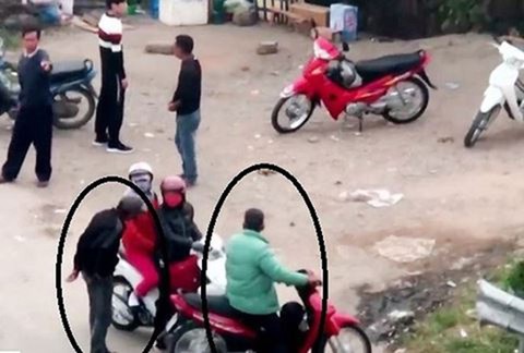 Bắt nhóm xe ôm giả, lấy phí chỉ đường mỗi lần 200.000 đồng - Ảnh 1. Bắt nhóm xe ôm giả, lấy phí chỉ đường mỗi lần 200.000 đồng - Ảnh 1.
