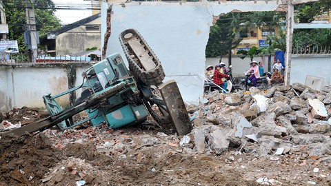 Nổ ở công trình trường mẫu giáo, một người bị thương - Ảnh 1. Nổ ở công trình trường mẫu giáo, một người bị thương - Ảnh 1.