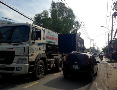 Đường Nguyễn Duy Trinh quá tải, chừng nào mở rộng? - Ảnh 1. Đường Nguyễn Duy Trinh quá tải, chừng nào mở rộng? - Ảnh 1.