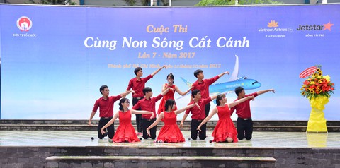 Khởi động cuộc thi Cùng non sông cất cánh mùa thứ 7 - Ảnh 2. Khởi động cuộc thi Cùng non sông cất cánh mùa thứ 7 - Ảnh 2.