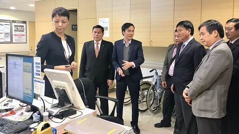 Bệnh viện đại học Hàn Quốc tặng thiết bị y khoa cho Quảng Ngãi - Ảnh 2. Bệnh viện đại học Hàn Quốc tặng thiết bị y khoa cho Quảng Ngãi - Ảnh 2.