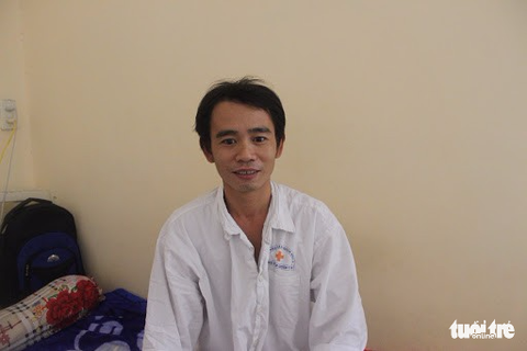 Cứu sống thợ mộc bị cưa cắt từ bụng tới xương - Ảnh 1. Cứu sống thợ mộc bị cưa cắt từ bụng tới xương - Ảnh 1.