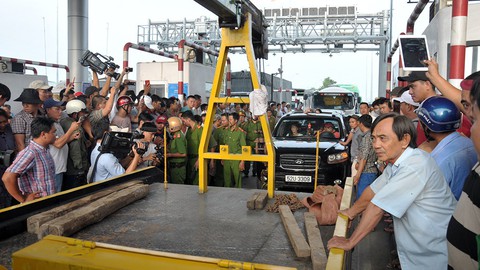 Cảnh sát can thiệp BOT Cai Lậy đúng hay sai? - Ảnh 4. Cảnh sát can thiệp BOT Cai Lậy đúng hay sai? - Ảnh 4.