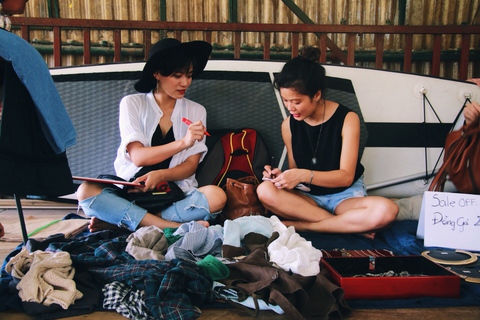 Chợ phiên bán đồ rẻ như người yêu cũ - Ảnh 3. Chợ phiên bán đồ rẻ như người yêu cũ - Ảnh 3.
