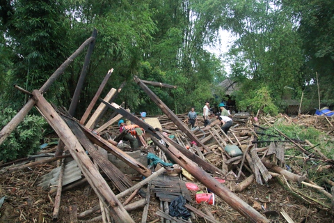Yên Bái tiêu điều sau lũ - Ảnh 5. Yên Bái tiêu điều sau lũ - Ảnh 5.