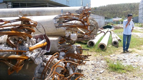 Hơn 400 cột điện gãy trong bão số 10 do dùng lõi thép chữ V? - Ảnh 5. Hơn 400 cột điện gãy trong bão số 10 do dùng lõi thép chữ V? - Ảnh 5.