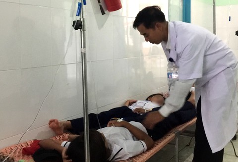 Ăn xôi, 42 học sinh trường dân tộc nội trú nhập viện - Ảnh 1. Ăn xôi, 42 học sinh trường dân tộc nội trú nhập viện - Ảnh 1.