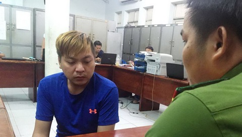 Bắt nghi phạm cứa cổ bạn, cướp xe SH trong đêm - Ảnh 1. Bắt nghi phạm cứa cổ bạn, cướp xe SH trong đêm - Ảnh 1.