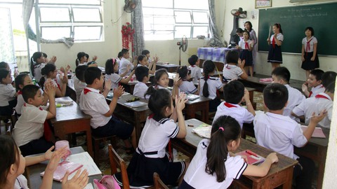 Trường khó đạt chuẩn quốc gia vì sĩ số học sinh quá cao - Ảnh 1. Trường khó đạt chuẩn quốc gia vì sĩ số học sinh quá cao - Ảnh 1.