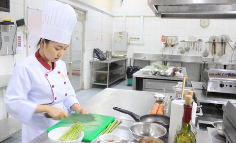Tiếc đại học nhưng tôi vẫn chọn trường nghề - Ảnh 1. Tiếc đại học nhưng tôi vẫn chọn trường nghề - Ảnh 1.