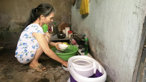 TP.HCM báo động tình trạng dân có nước máy, vẫn xài nước giếng! - Ảnh 1. TP.HCM báo động tình trạng dân có nước máy, vẫn xài nước giếng! - Ảnh 1.