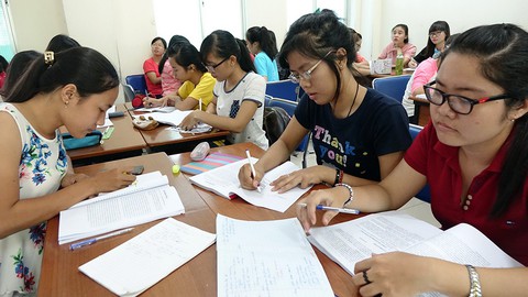 Miễn học phí cho sinh viên sư phạm: Đã đến lúc dừng - Ảnh 1. Miễn học phí cho sinh viên sư phạm: Đã đến lúc dừng - Ảnh 1.