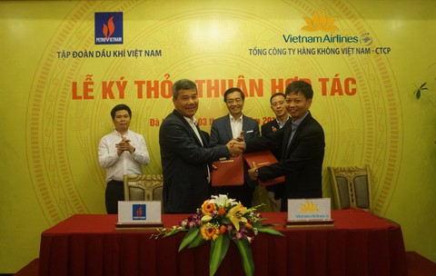 Vietnam Airlines và PVN thỏa thuận hợp tác - Ảnh 1. Vietnam Airlines và PVN thỏa thuận hợp tác - Ảnh 1.