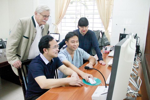 Bác sĩ Trọng Phi và câu chuyện trái tim - Ảnh 1. Bác sĩ Trọng Phi và câu chuyện trái tim - Ảnh 1.