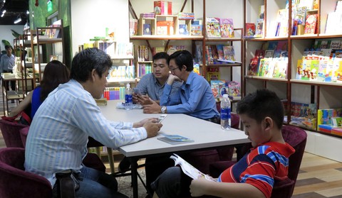 ‘Rừng sách nhiệt đới’ - thành phố sách giữa Sài Gòn - Ảnh 2. ‘Rừng sách nhiệt đới’ - thành phố sách giữa Sài Gòn - Ảnh 2.