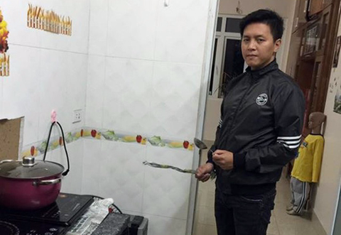 Mẹ kế thừa nhận dùng đũa vụt vào mặt con chồng - Ảnh 2. Mẹ kế thừa nhận dùng đũa vụt vào mặt con chồng - Ảnh 2.