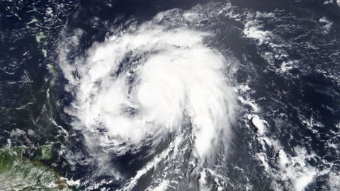 Siêu bão Maria thổi bay nóc nhà thủ tướng Dominica - Ảnh 3. Siêu bão Maria thổi bay nóc nhà thủ tướng Dominica - Ảnh 3.