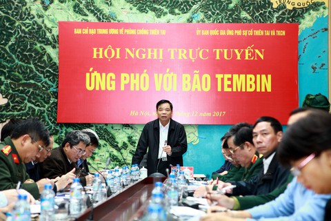 Chuẩn bị tinh thần đối phó bão Tembin ở cấp thảm họa - Ảnh 1. Chuẩn bị tinh thần đối phó bão Tembin ở cấp thảm họa - Ảnh 1.