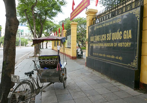 Bảo tàng vắng như... chùa Bà Đanh, vẫn đòi 11.000 tỉ xây mới - Ảnh 2. Bảo tàng vắng như... chùa Bà Đanh, vẫn đòi 11.000 tỉ xây mới - Ảnh 2.