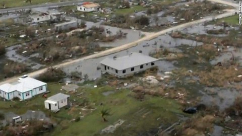 Nhiều nơi chỉ còn đống đổ nát vì bão Irma - Ảnh 4. Nhiều nơi chỉ còn đống đổ nát vì bão Irma - Ảnh 4.