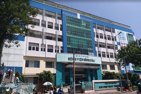 Cấm hành nghề 6 tháng với bác sĩ ra ngoài mổ, bệnh nhân tử vong - Ảnh 1. Cấm hành nghề 6 tháng với bác sĩ ra ngoài mổ, bệnh nhân tử vong - Ảnh 1.