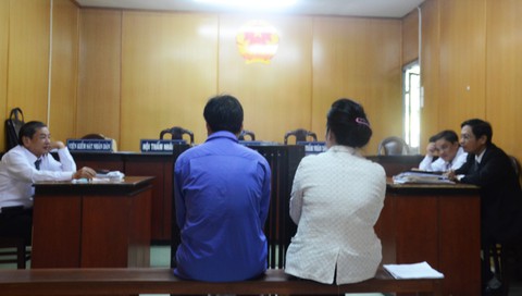 Trả hồ sơ vụ án liên quan vợ một cán bộ công an đưa hối lộ - Ảnh 1. Trả hồ sơ vụ án liên quan vợ một cán bộ công an đưa hối lộ - Ảnh 1.