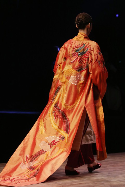 Diệu Fashion show và khi áo dài trên nền nhạc Trịnh - Ảnh 9. Diệu Fashion show và khi áo dài trên nền nhạc Trịnh - Ảnh 9.