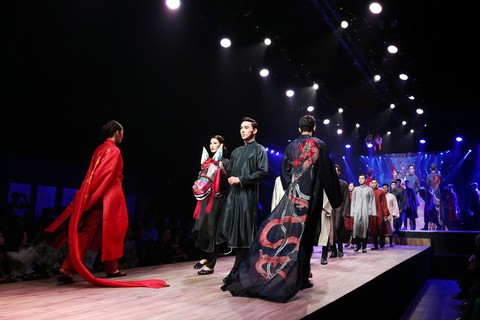 Diệu Fashion show và khi áo dài trên nền nhạc Trịnh - Ảnh 1. Diệu Fashion show và khi áo dài trên nền nhạc Trịnh - Ảnh 1.