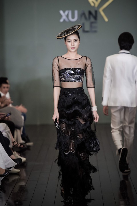 Thanh Mai làm vedette tri ân người thợ khuyết tật - Ảnh 3. Thanh Mai làm vedette tri ân người thợ khuyết tật - Ảnh 3.