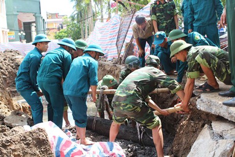 Di dời quả bom khủng nằm giữa thành phố - Ảnh 1. Di dời quả bom khủng nằm giữa thành phố - Ảnh 1.