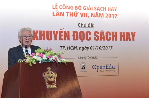 Sách phê bình từ điển Nguyễn Lân đoạt giải Sách Hay 2017 - Ảnh 1. Sách phê bình từ điển Nguyễn Lân đoạt giải Sách Hay 2017 - Ảnh 1.