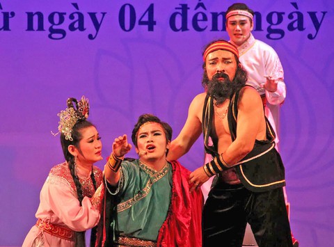 Bài chòi Trung bộ được công nhận di sản: buồn vui lẫn lộn - Ảnh 1. Bài chòi Trung bộ được công nhận di sản: buồn vui lẫn lộn - Ảnh 1.