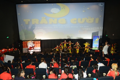 Vui Trăng Cười và trung thu yêu thương ấm áp tình nghệ sĩ - Ảnh 4. Vui Trăng Cười và trung thu yêu thương ấm áp tình nghệ sĩ - Ảnh 4.