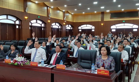 Bãi nhiệm chức chủ tịch HĐND Đà Nẵng của ông Nguyễn Xuân Anh - Ảnh 2. Bãi nhiệm chức chủ tịch HĐND Đà Nẵng của ông Nguyễn Xuân Anh - Ảnh 2.