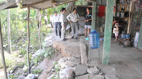 Dự án chống sạt lở kênh Chợ Gạo chờ vốn - Ảnh 1. Dự án chống sạt lở kênh Chợ Gạo chờ vốn - Ảnh 1.