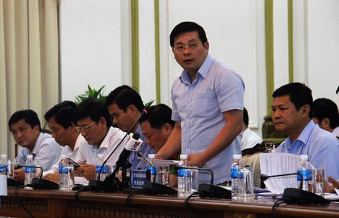 Khai thác cát trái phép vùng giáp ranh diễn ra rầm rộ - Ảnh 2. Khai thác cát trái phép vùng giáp ranh diễn ra rầm rộ - Ảnh 2.