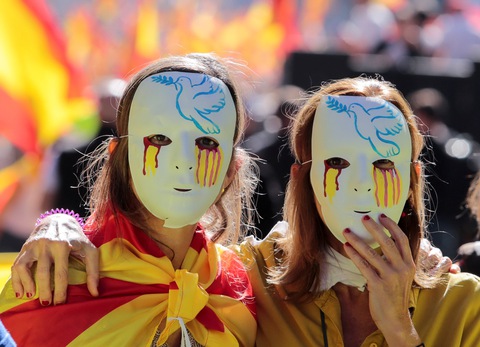 Cuộc nổi loạn của những người thầm lặng ở Catalonia - Ảnh 2. Cuộc nổi loạn của những người thầm lặng ở Catalonia - Ảnh 2.