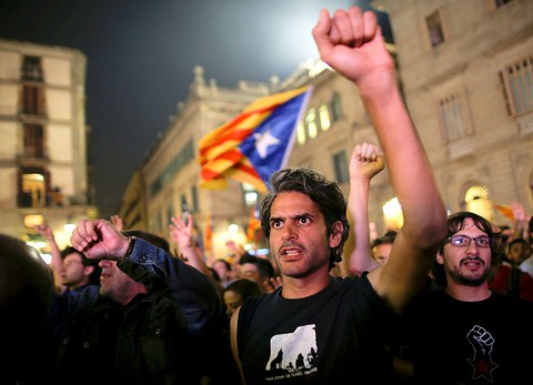 Nguy cơ đối đầu ở Catalonia - Ảnh 1. Nguy cơ đối đầu ở Catalonia - Ảnh 1.