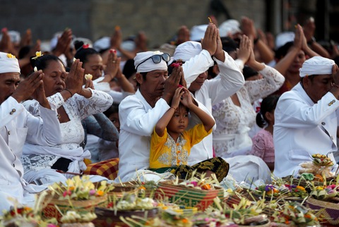 Bali hồi hộp chờ núi lửa phun trào - Ảnh 7. Bali hồi hộp chờ núi lửa phun trào - Ảnh 7.
