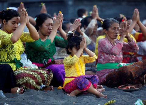 Bali hồi hộp chờ núi lửa phun trào - Ảnh 1. Bali hồi hộp chờ núi lửa phun trào - Ảnh 1.
