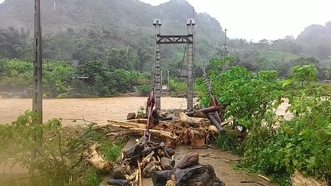 Sơn La: Lũ vẫn chia cắt, cô lập huyện Phù Yên - Ảnh 3. Sơn La: Lũ vẫn chia cắt, cô lập huyện Phù Yên - Ảnh 3.